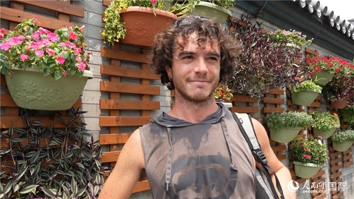 圖為意大利籍游客盧卡·拉·萬(wàn)科（Luca La Vanco）。人民網(wǎng)記者 吳超嵐攝