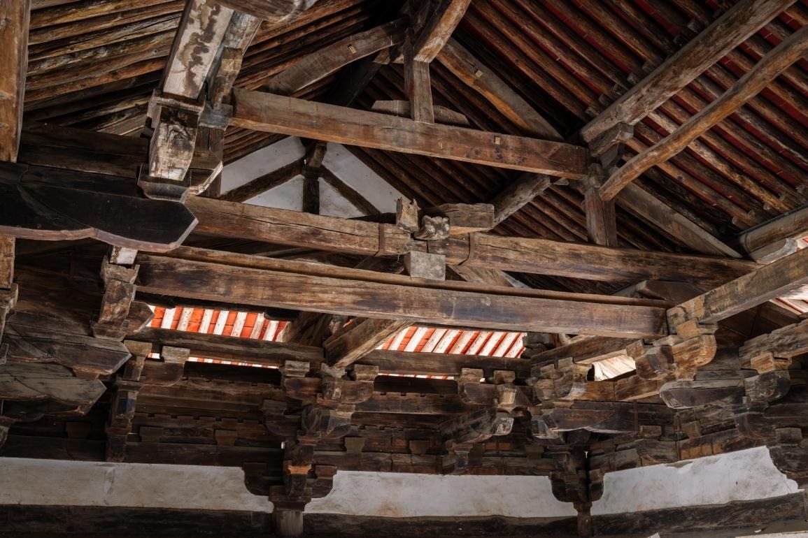 崇明寺特殊的木質(zhì)“斷梁”結(jié)構(gòu)。蘇唐詩(shī)攝