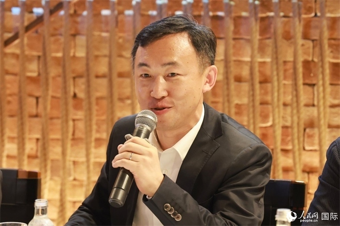 中國駐里約熱內(nèi)盧代總領(lǐng)事王海濤在座談會上致辭。人民網(wǎng)記者 陳海琪攝