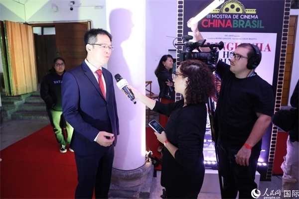 第三屆中國－巴西電影展主辦方巴西康橋博智文化傳媒公司總經(jīng)理陳翔廣在接受媒體采訪時(shí)表示，希望通過中巴電影展這個(gè)平臺促進(jìn)兩國文化交流，把更多的中國影視作品引進(jìn)巴西。人民網(wǎng)記者 陳一鳴攝