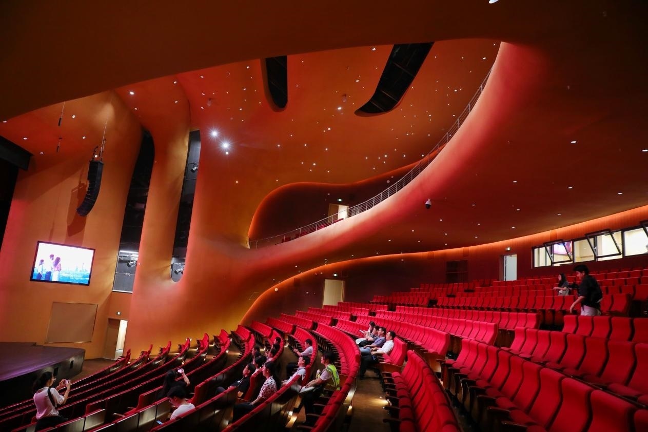 劇場內部空間?！吨袊洕芸酚浾?肖翊攝