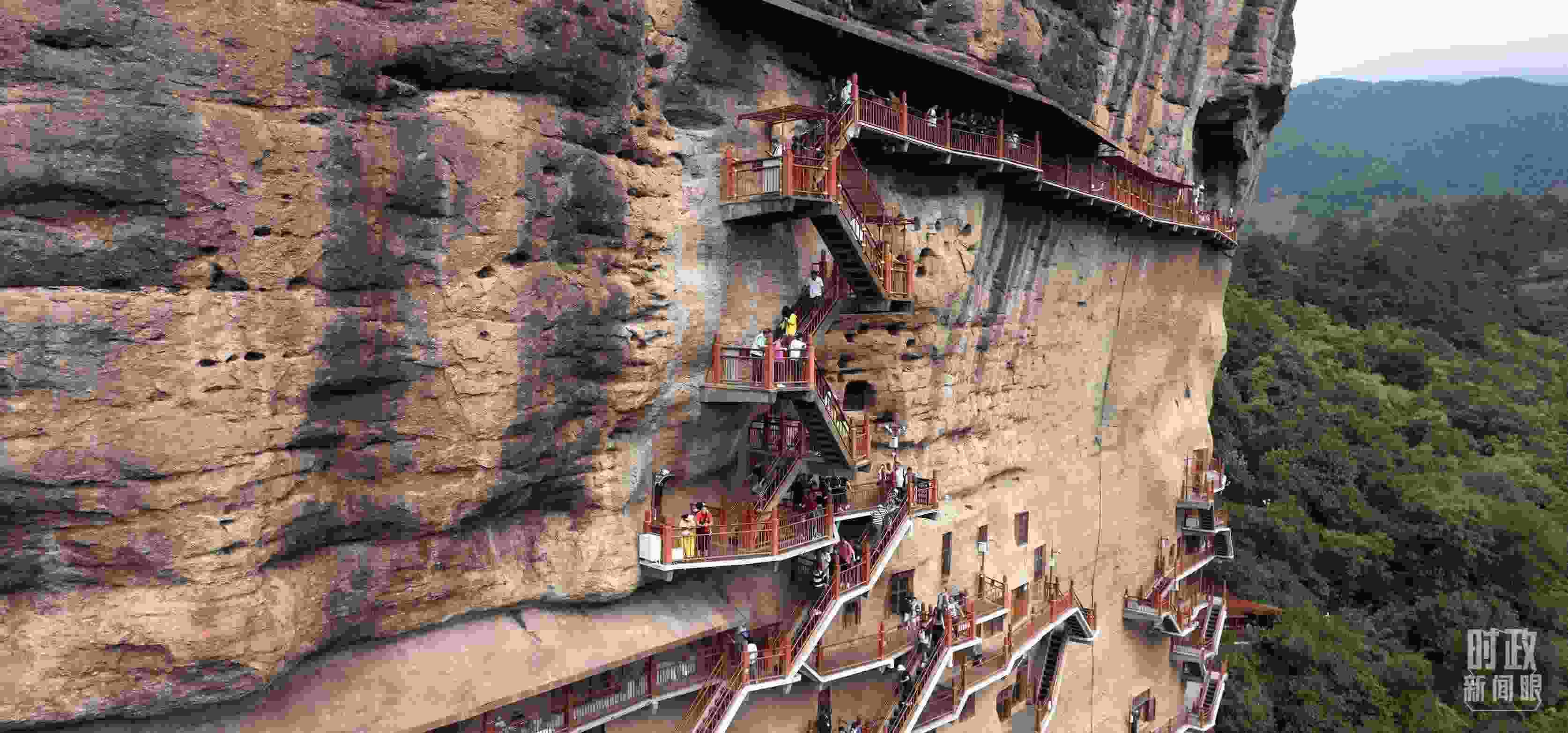 △麥積山石窟是國家5A級旅游景區(qū)，2024年上半年累計(jì)接待游客57萬人。（總臺國廣記者李晉拍攝）
