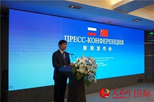 中共吉安市委宣傳部部長(zhǎng)李瑞峰在《新中國(guó)》新聞發(fā)布會(huì)上致辭。人民網(wǎng) 褚夢(mèng)琦攝