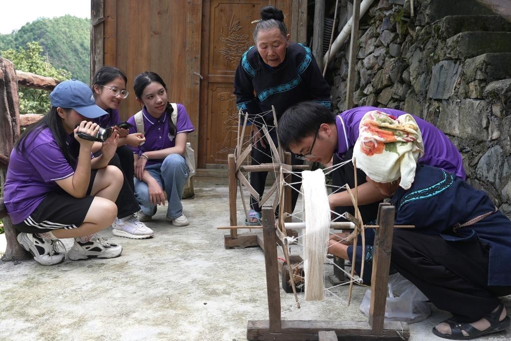 南開大學師生在貴州省雷山縣南猛村了解鄉(xiāng)村振興成就。（受訪者供圖）
