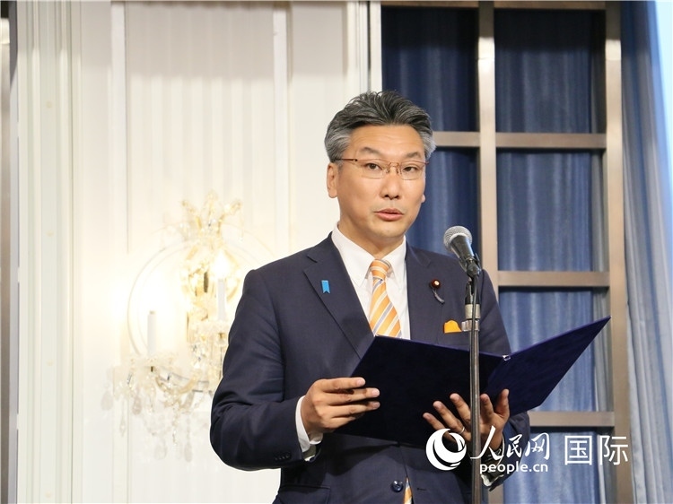 日本國(guó)貿(mào)促會(huì)長(zhǎng)代理橋本岳致辭。人民網(wǎng) 許可攝