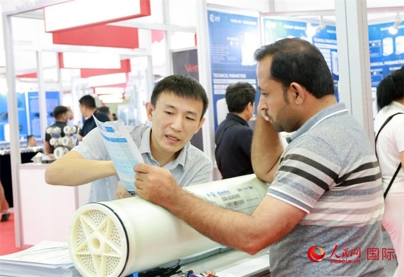 中企產(chǎn)品介紹。人民網(wǎng)記者管克江攝