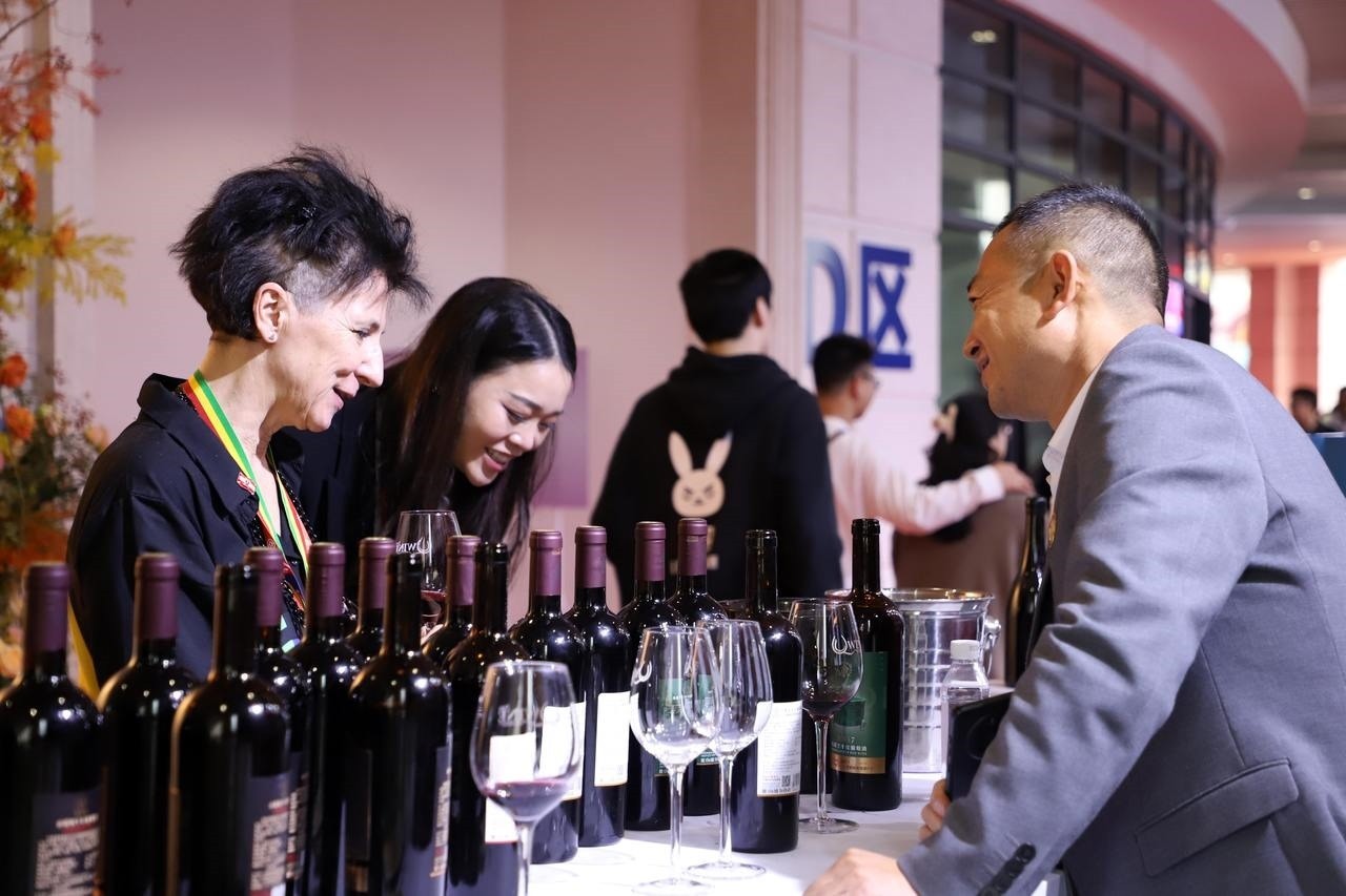 第五屆華僑進(jìn)口商品博覽會(huì)在浙江青田開(kāi)幕。新華社記者 張曉潔 攝