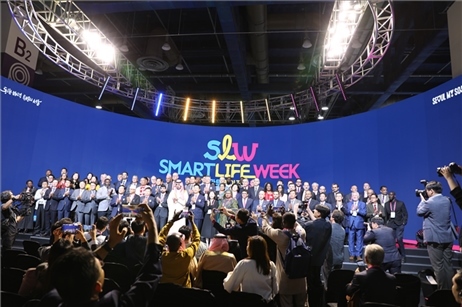 “智慧生活周”博覽會上展出的低空飛行器。人民網(wǎng)記者 莽九晨攝