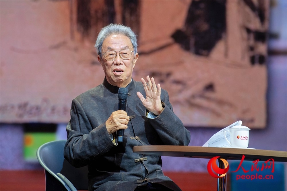 王蒙以《與時代同行 與人民同心》為題演講。人民網記者 翁奇羽攝