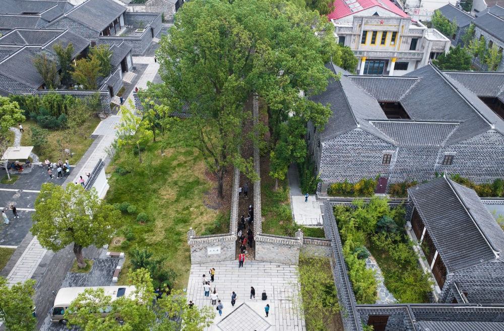 ↑位于安徽省桐城市的六尺巷。