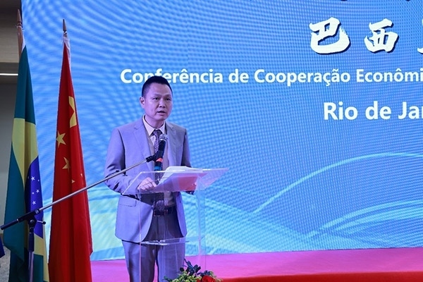 中國駐里約熱內(nèi)盧總領(lǐng)館副總領(lǐng)事王尉育在活動(dòng)現(xiàn)場(chǎng)致辭。人民網(wǎng)記者 陳海琪攝