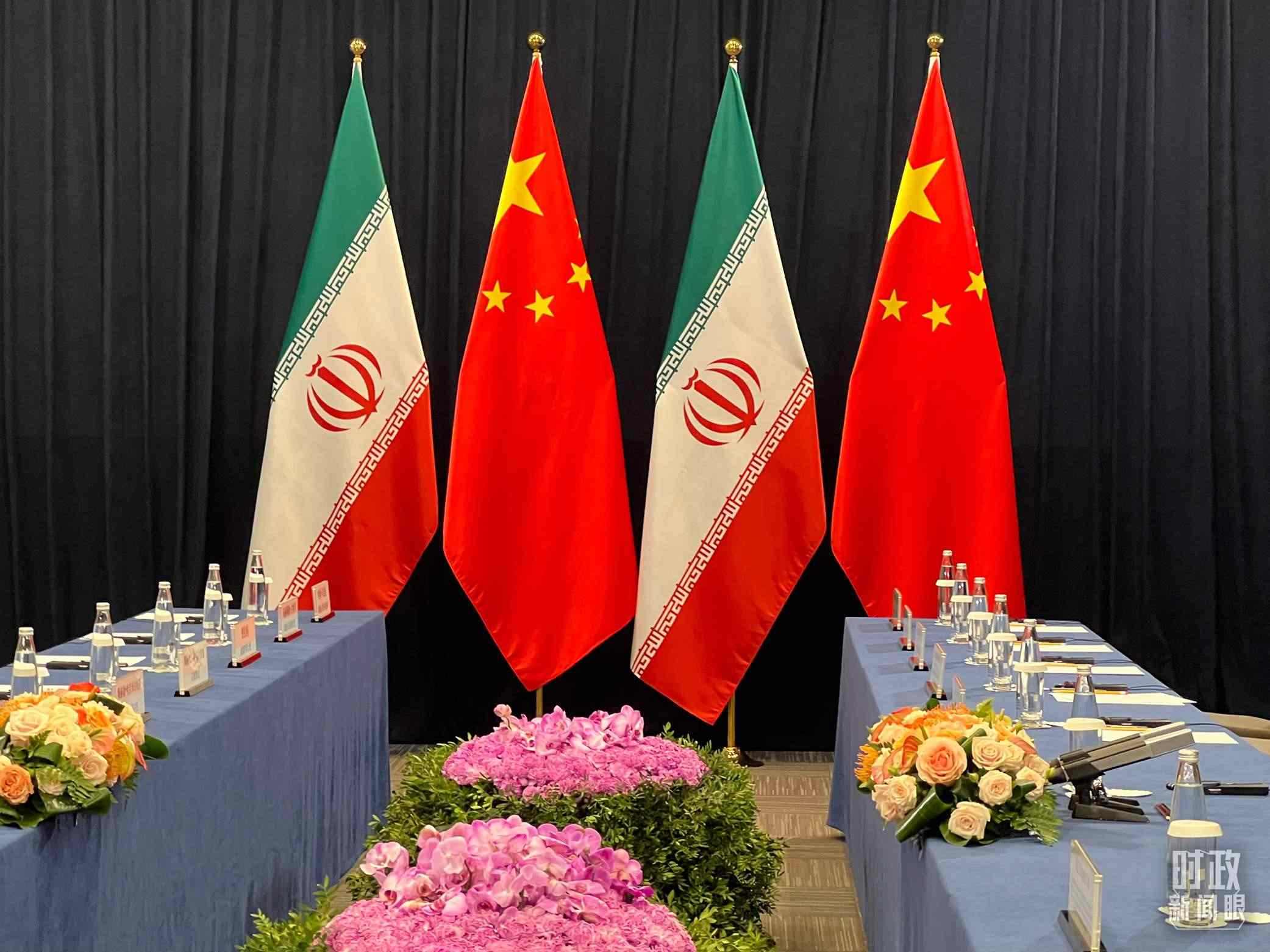 △ 中伊領(lǐng)導(dǎo)人會見開始前的現(xiàn)場。（總臺央視記者楊新禹拍攝）