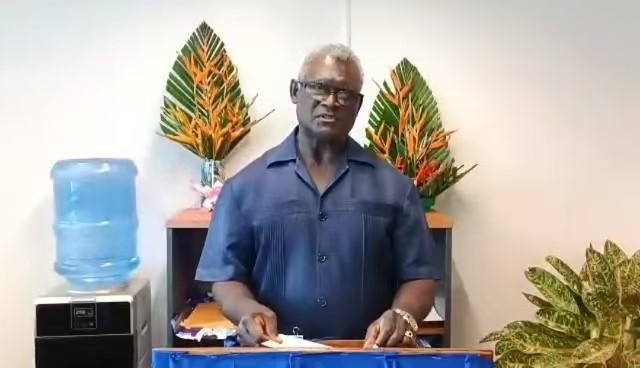 所羅門(mén)群島前總理、現(xiàn)任財(cái)政與國(guó)庫(kù)部長(zhǎng)梅納西·索加瓦雷以視頻形式向論壇致辭（主辦方供圖）