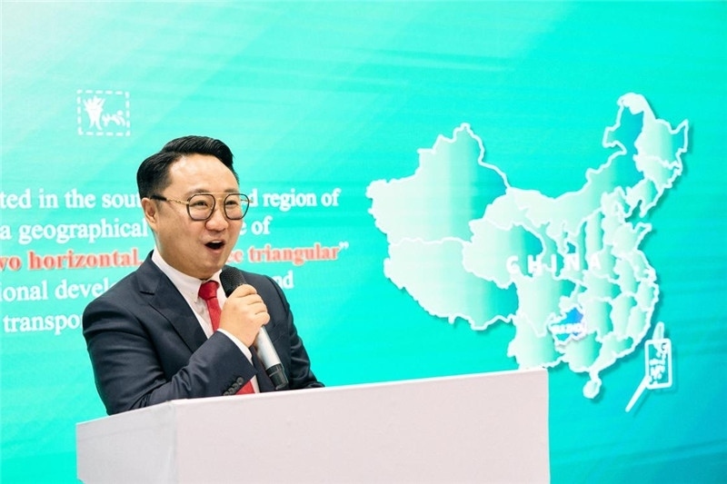 “中國(guó)館”貴州旅游推介會(huì)現(xiàn)場(chǎng)介紹。楊浩鵬