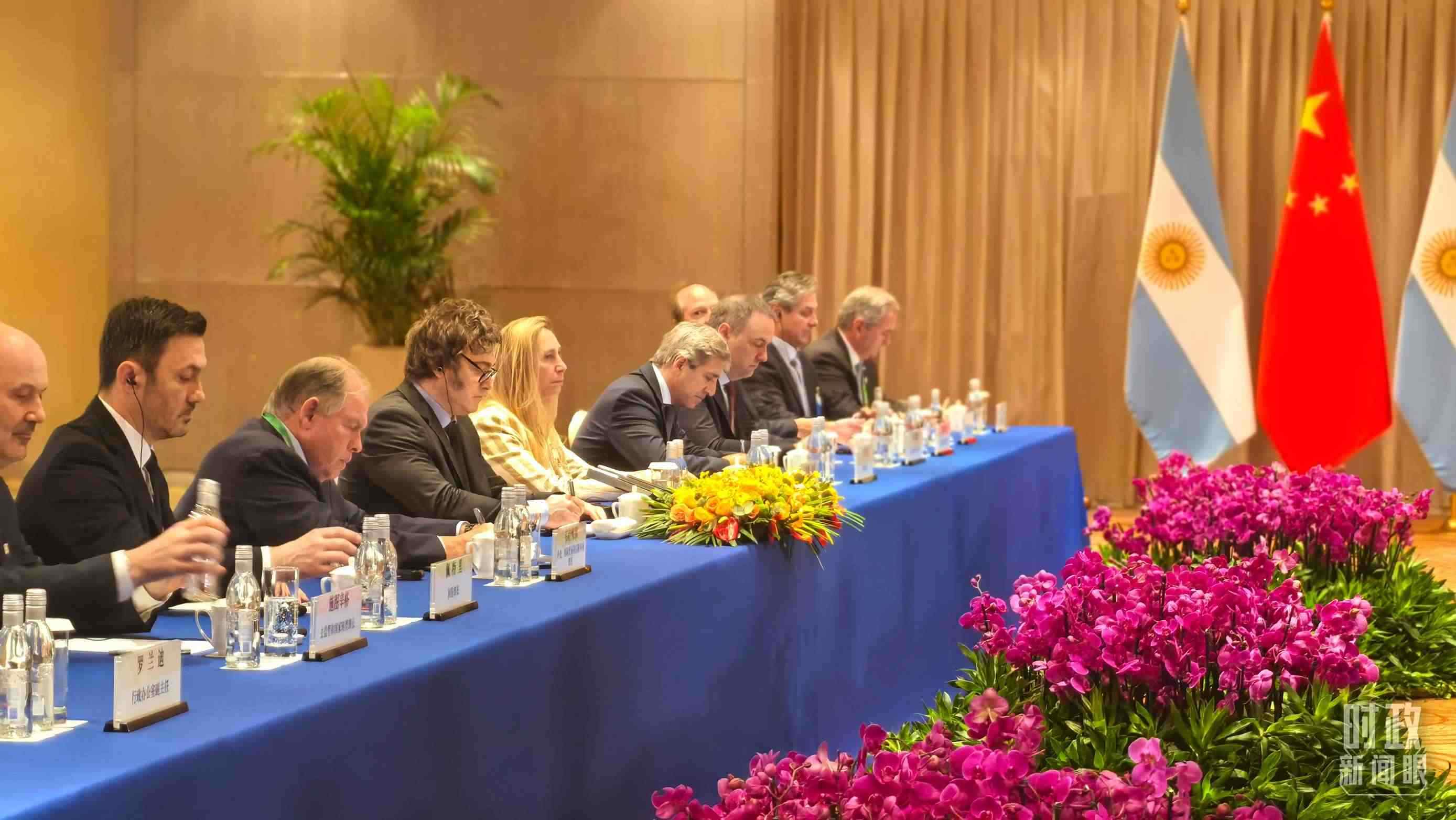 習(xí)主席會見阿根廷總統(tǒng)米萊現(xiàn)場。（總臺央廣記者潘毅拍攝）