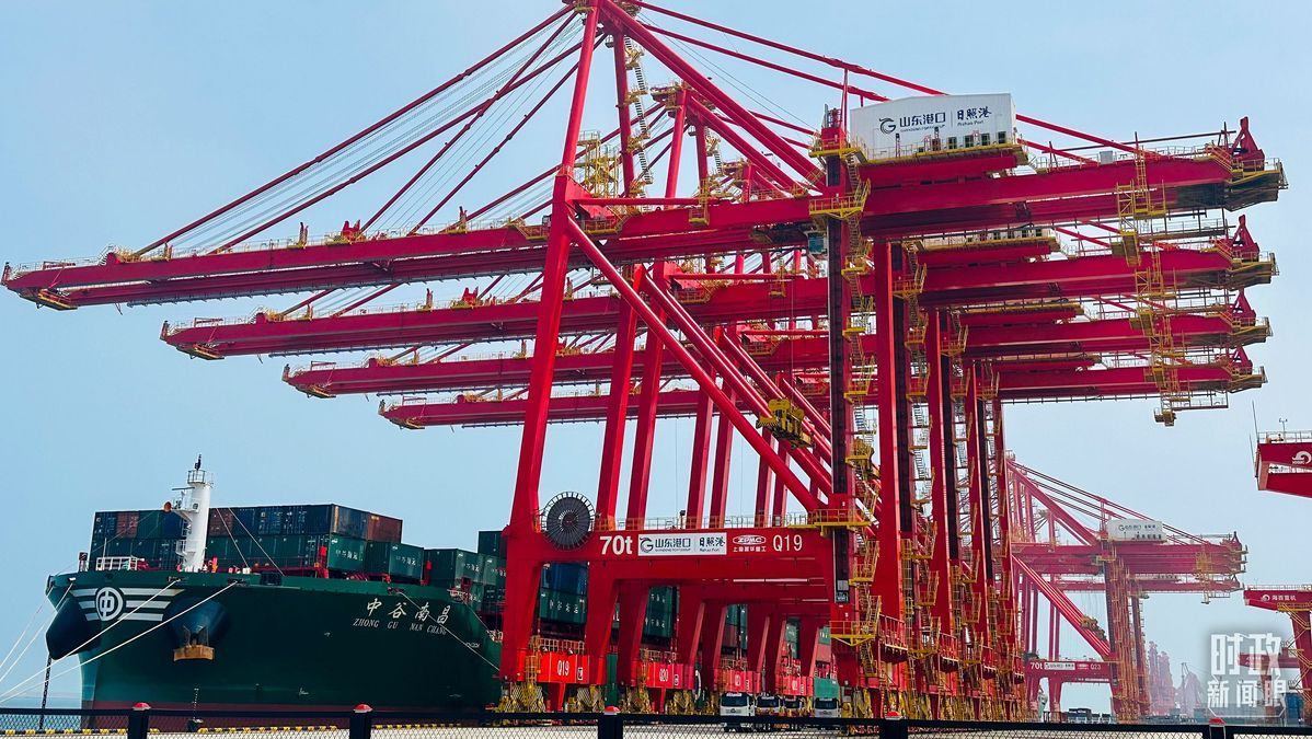 △山東日照港。（總臺(tái)央視記者范一鳴拍攝）