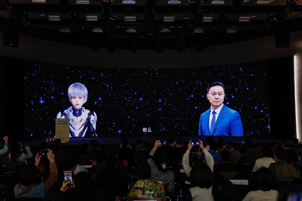 中國(guó)工程院院士、湖南師范大學(xué)校長(zhǎng)劉仲華與人民網(wǎng)數(shù)字人白澤線上對(duì)話