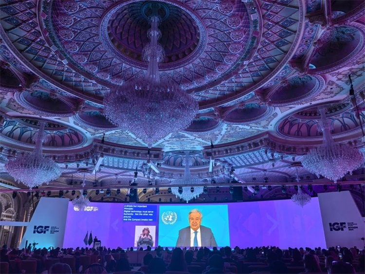 圖為第19屆聯(lián)合國互聯(lián)網(wǎng)治理論壇（IGF）“推動(dòng)科技企業(yè)履行兒童網(wǎng)絡(luò)保護(hù)責(zé)任”開放論壇活動(dòng)現(xiàn)場(chǎng)。中國傳媒大學(xué)供圖。