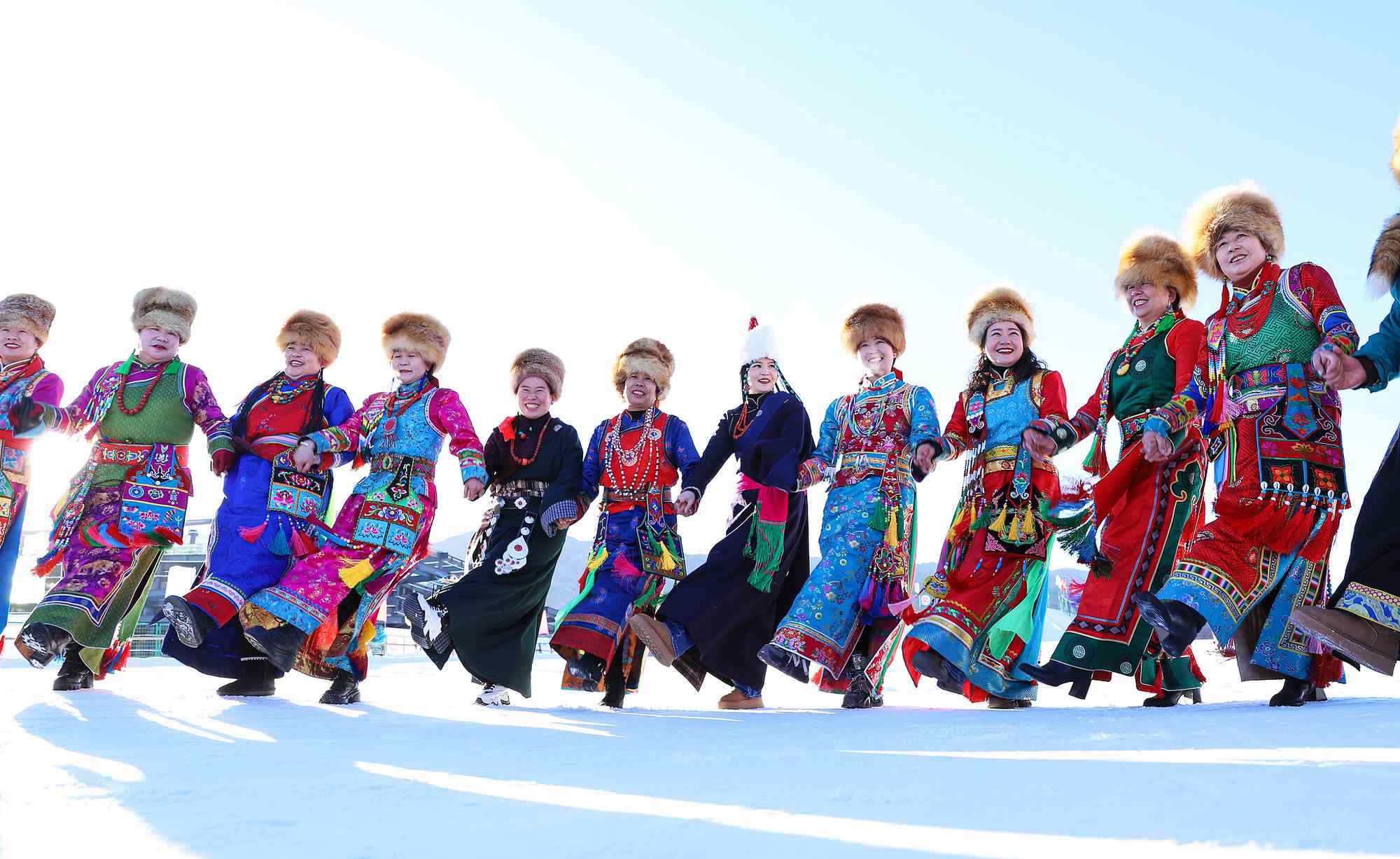 甘肅張掖，雪地千人鍋莊舞表演