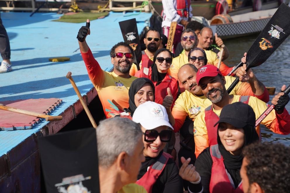 活動(dòng)現(xiàn)場龍舟競技，共慶春節(jié)。開羅中國文化中心供圖