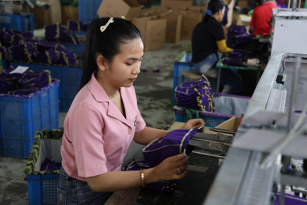 達尼在西港特區(qū)內(nèi)工作。西港特區(qū)供圖