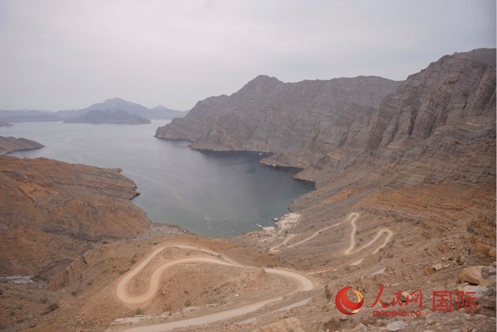 圖為阿曼北部穆桑代姆峽灣。人民網(wǎng) 塔里克·易卜拉欣攝