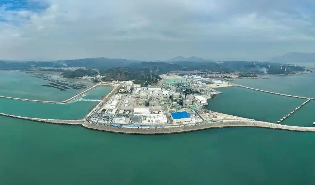 △2025年1月1日0時17分，經(jīng)過168小時滿功率連續(xù)運行考核，漳州核電1號機組正式投入商業(yè)運行。