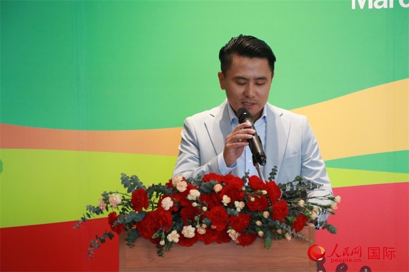 泰國(guó)華人青年商會(huì)會(huì)長(zhǎng)刁刻佳發(fā)表講話。朱瀟逸攝