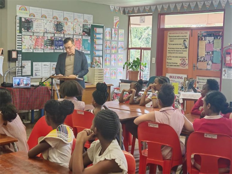 中國文化中心孔子課堂外方院長陸志雷博士發(fā)言。