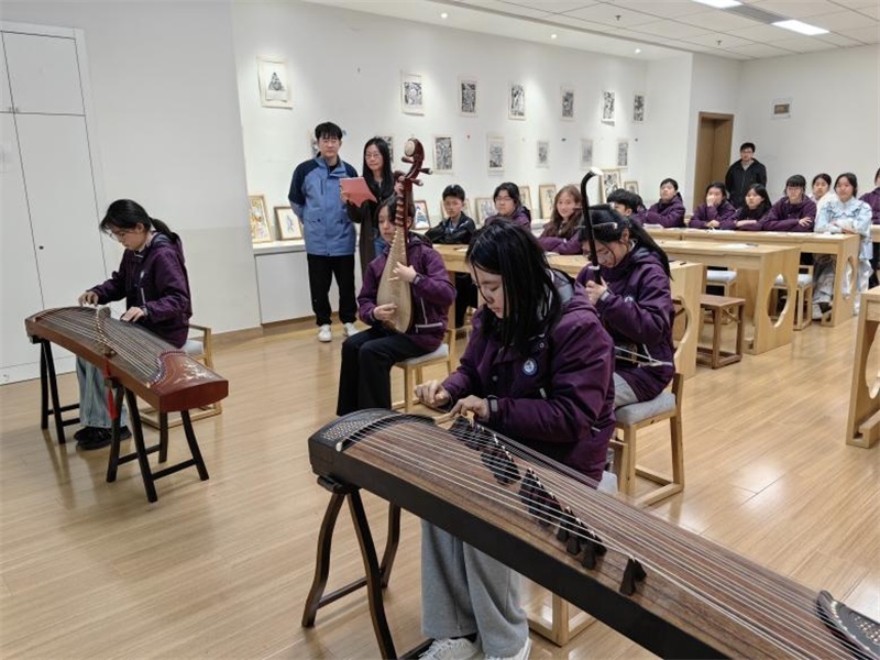 匡園學(xué)生民樂合奏。
