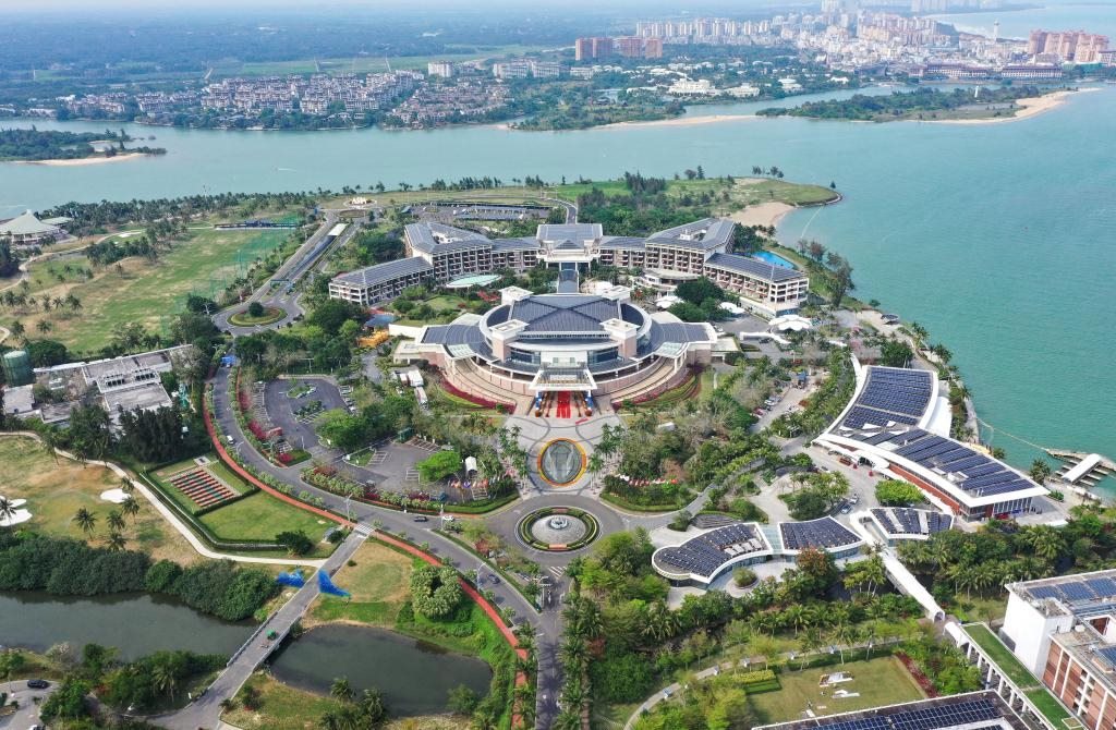 這是3月21日拍攝的博鰲亞洲論壇國際會議中心（無人機(jī)照片）。新華社記者 郭程 攝