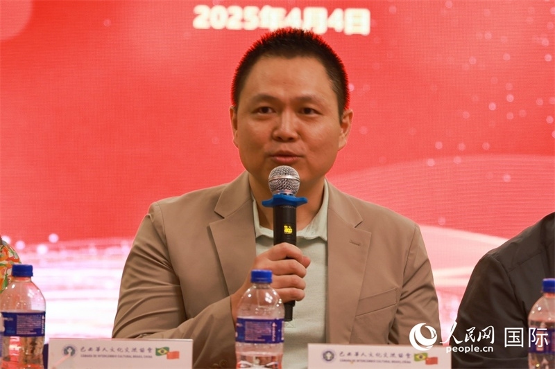 中國(guó)駐里約熱內(nèi)盧總領(lǐng)館副總領(lǐng)事王尉育在座談會(huì)上致辭。人民網(wǎng)記者 陳海琪攝