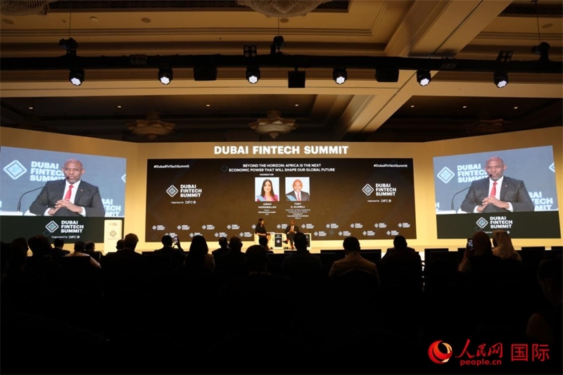 2025迪拜金融科技峰會(huì)期間舉行的對(duì)話活動(dòng)。人民網(wǎng)記者 張志文攝