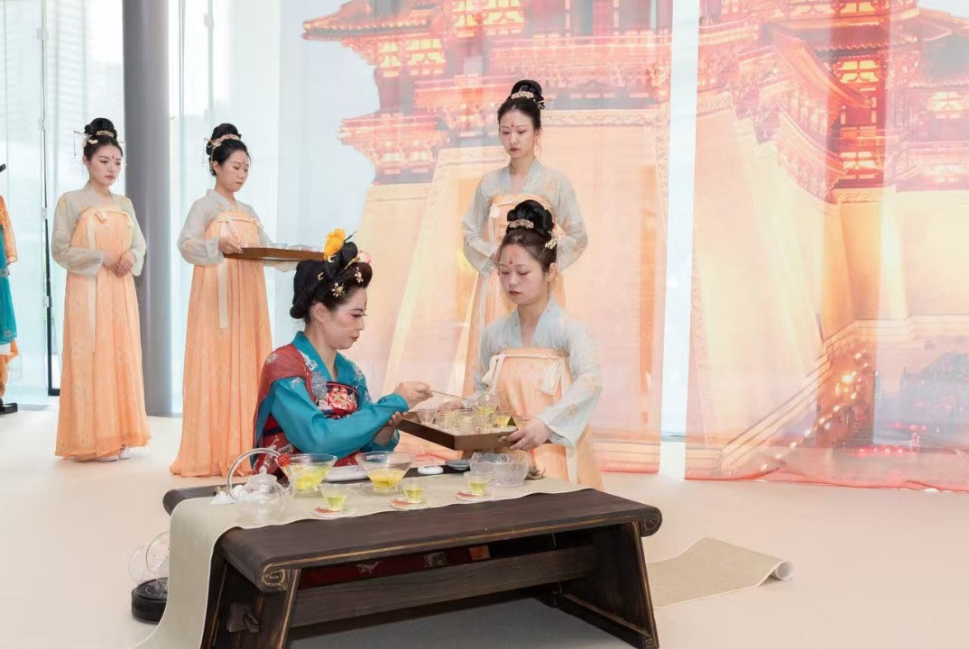 牡丹迎賓茶。中國(guó)駐大阪旅游辦事處供圖