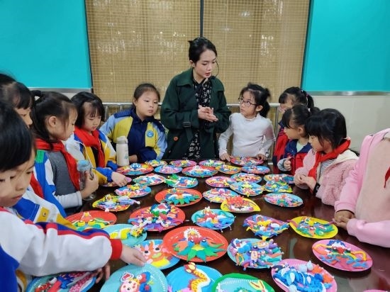 師生互動(dòng)課堂。