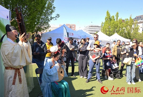 明月民樂工坊展示。人民網(wǎng)記者 殷淼攝